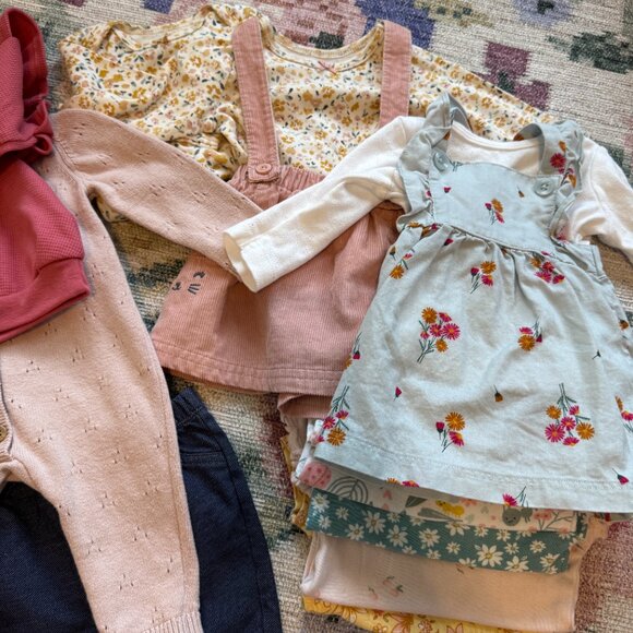 Lot of Carter's Baby Girl Clothes, Size 3 Months, Onesies, Dresses, Pants, Top - Picture 2 of 7